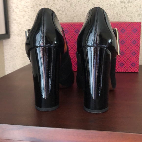 Tory Burch 9 1/2 - Picture 2 of 16